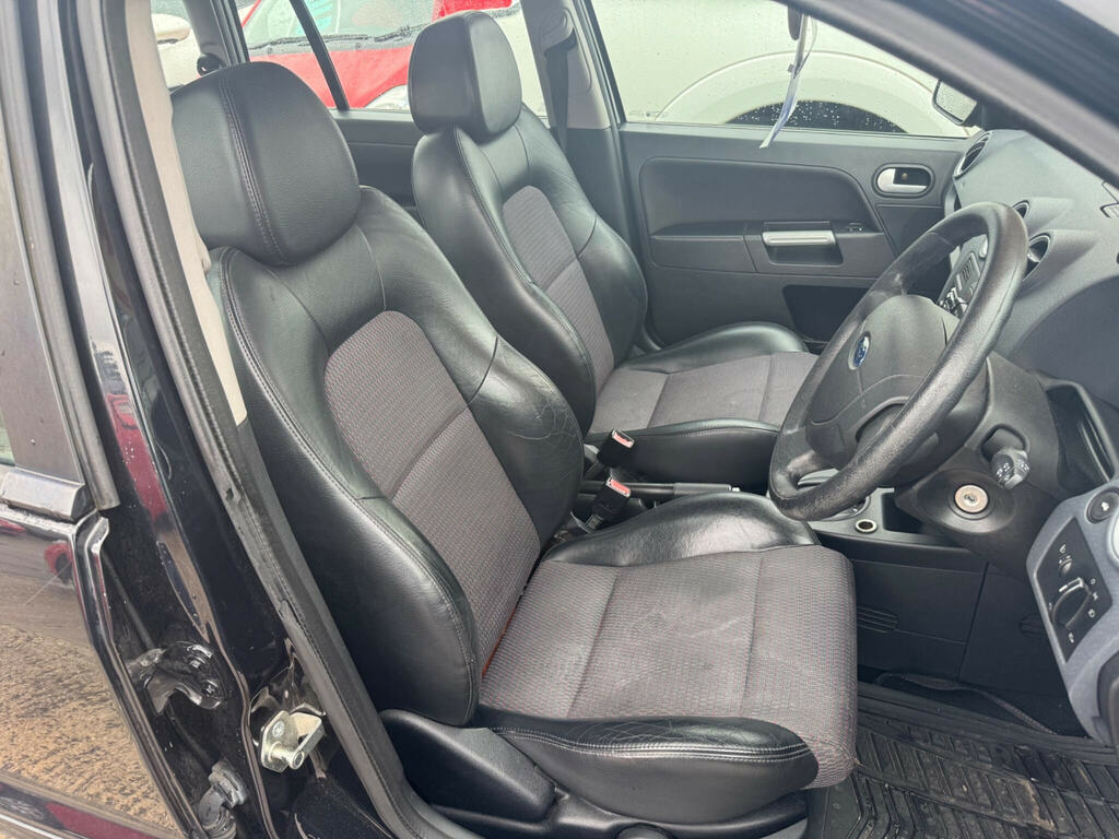 Ford Fusion 1.6 Zetec Climate Black #3