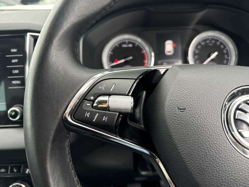 Skoda Karoq 1.0 Tsi 110 Se Technology Silver #8