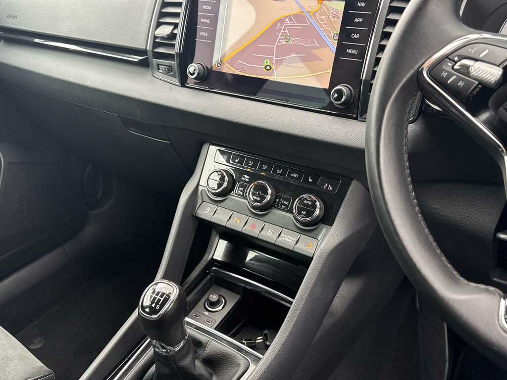 Skoda Karoq 1.0 Tsi 110 Se Technology Silver #17
