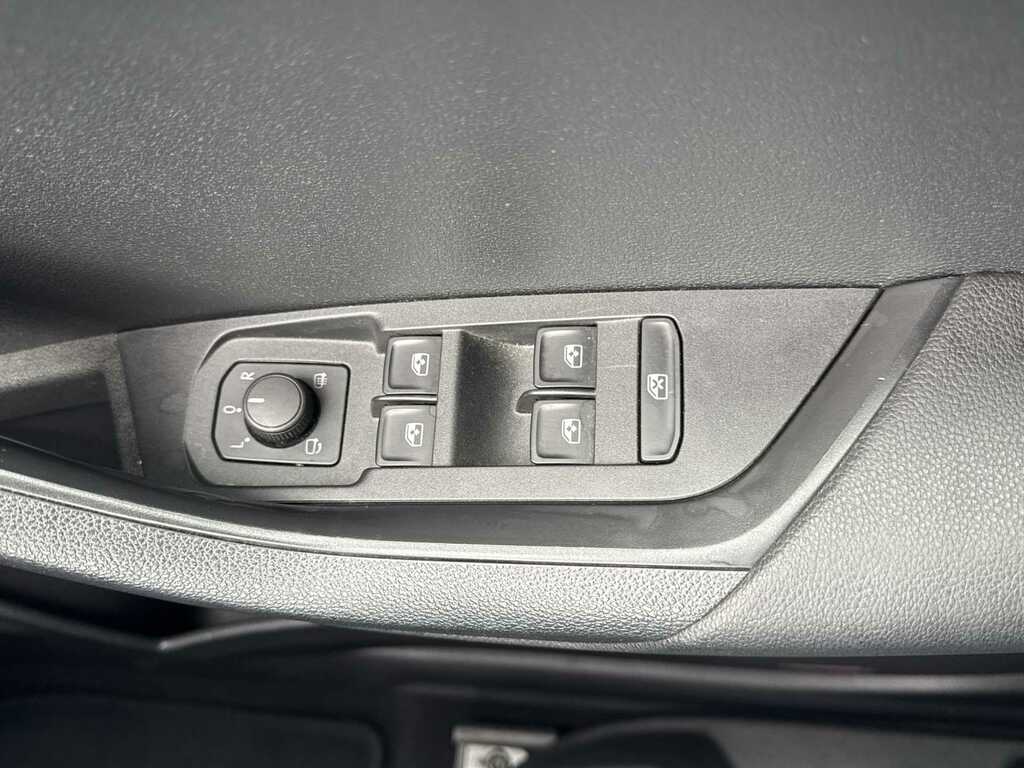 Skoda Karoq 1.0 Tsi 110 Se Technology Silver #9