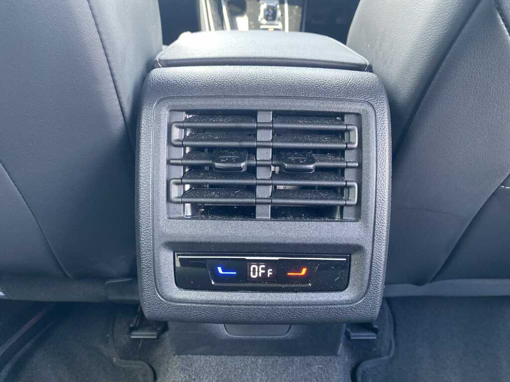 Volkswagen e-Golf 1.5 Tsi Ehybrid 19.7Kwh Style Hatchback Blue #9