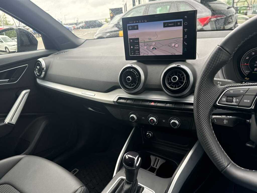 Audi Q2 35 Tfsi Black Edition S Tronic Tech Black #17
