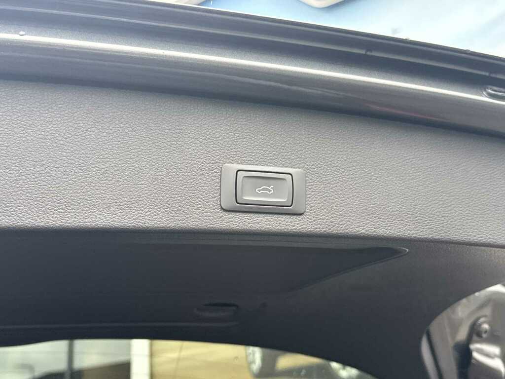 Audi Q2 35 Tfsi Black Edition S Tronic Tech Black #24