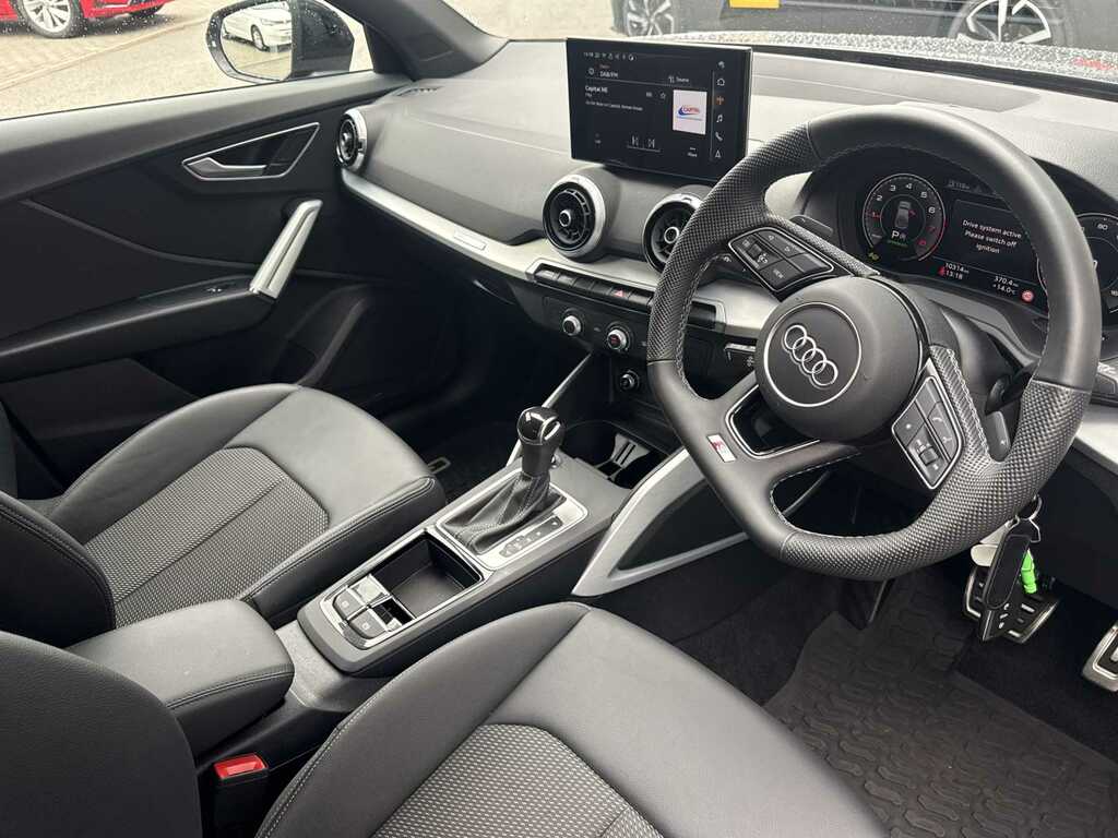 Audi Q2 35 Tfsi Black Edition S Tronic Tech Black #6