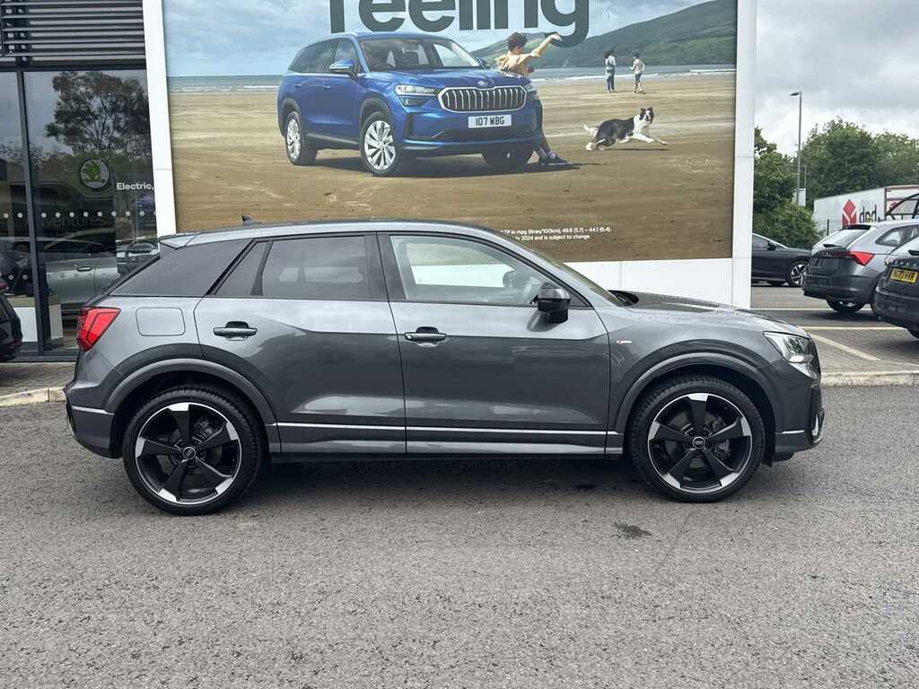 Audi Q2 35 Tfsi Black Edition S Tronic Tech Black #2