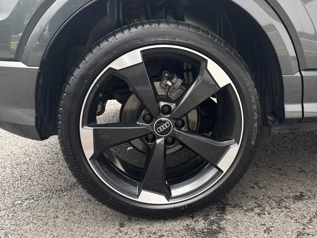 Audi Q2 35 Tfsi Black Edition S Tronic Tech Black #4