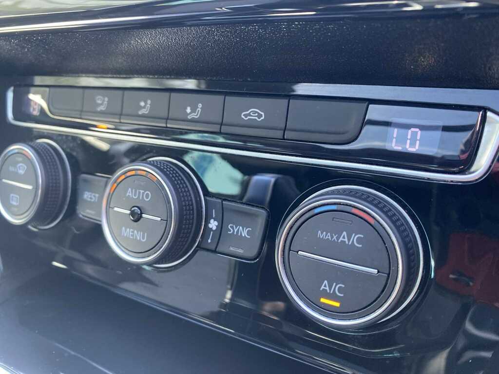 Volkswagen Passat 2.0 Gt Tdi Bluemotion Technology Dsg 148 Bhp Grey #27