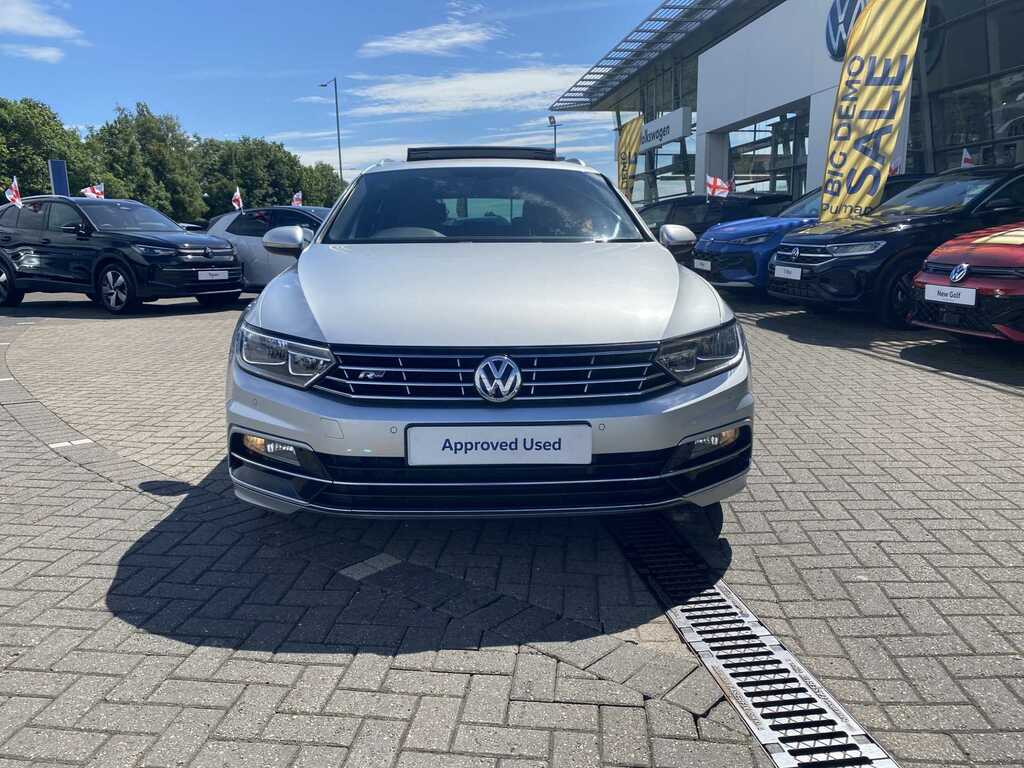 Volkswagen Passat 2.0 Gt Tdi Bluemotion Technology Dsg 148 Bhp Grey #4