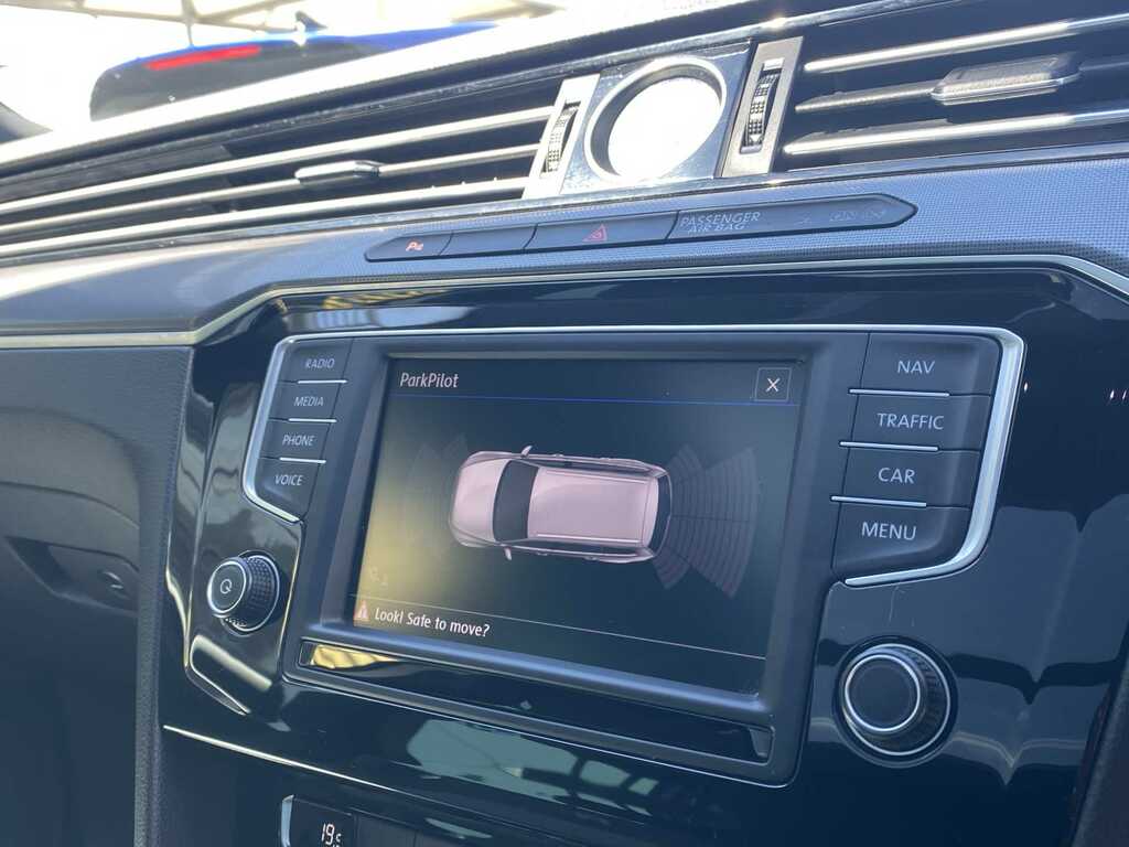 Volkswagen Passat 2.0 Gt Tdi Bluemotion Technology Dsg 148 Bhp Grey #26