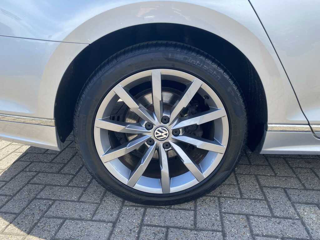 Volkswagen Passat 2.0 Gt Tdi Bluemotion Technology Dsg 148 Bhp Grey #5