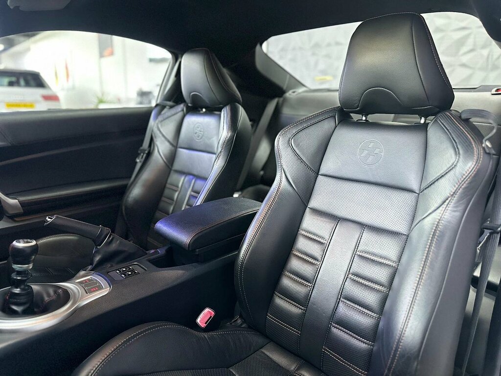 Toyota GT86 D-4s Black #41