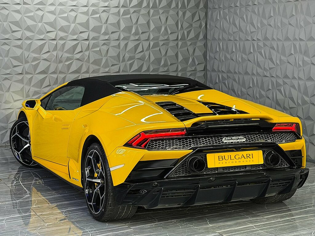 Lamborghini Huracan Tecnica #15
