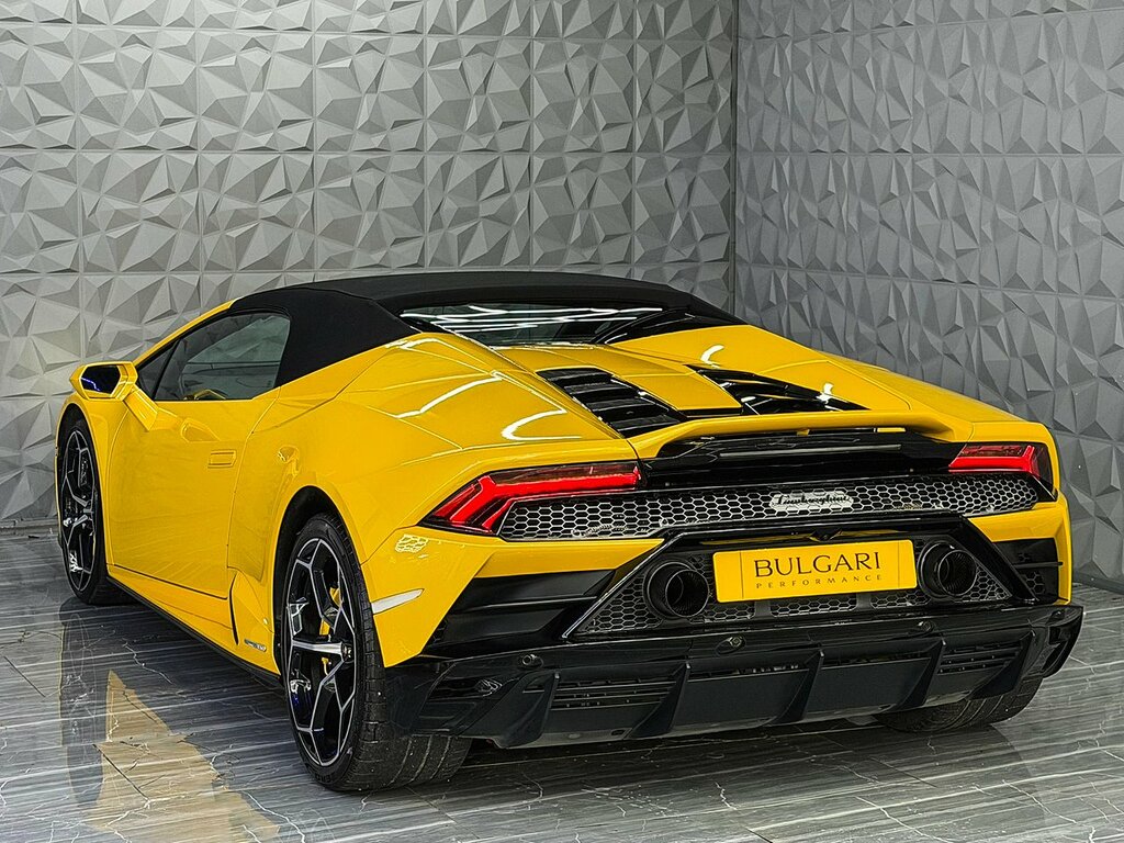 Lamborghini Huracan Tecnica #17
