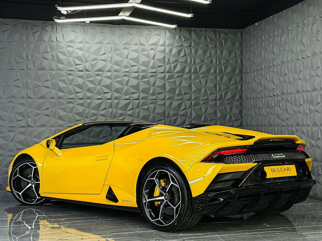 Lamborghini Huracan Tecnica #23