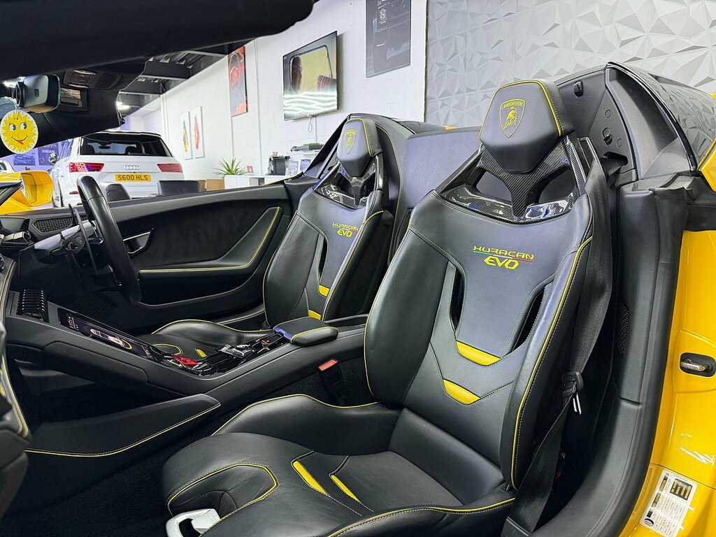 Lamborghini Huracan Tecnica #38