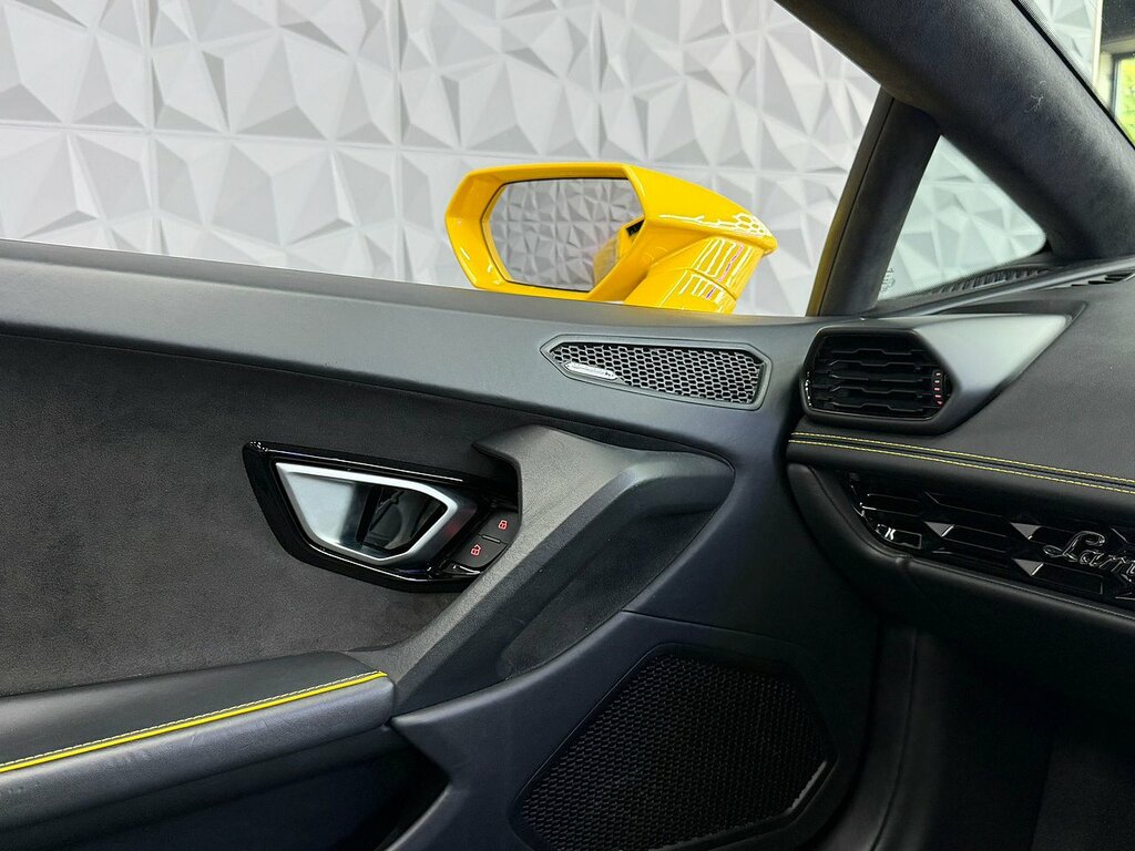 Lamborghini Huracan Tecnica #35