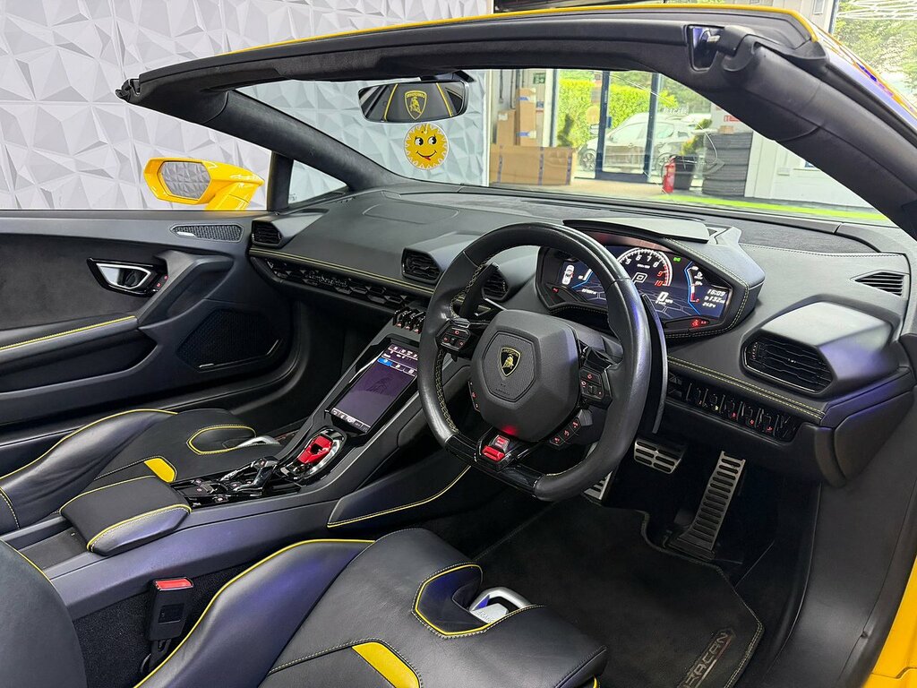 Lamborghini Huracan Tecnica #28