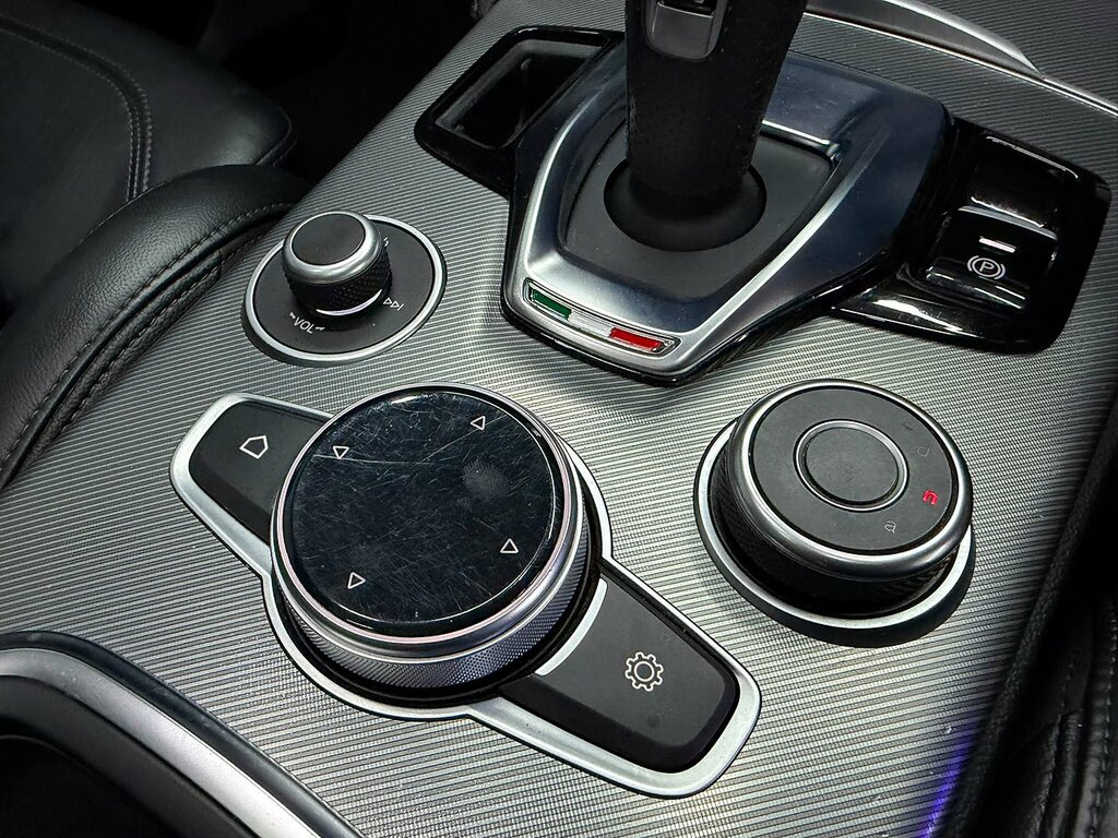Alfa Romeo Stelvio 2.2 D 210 Veloce Grey #37