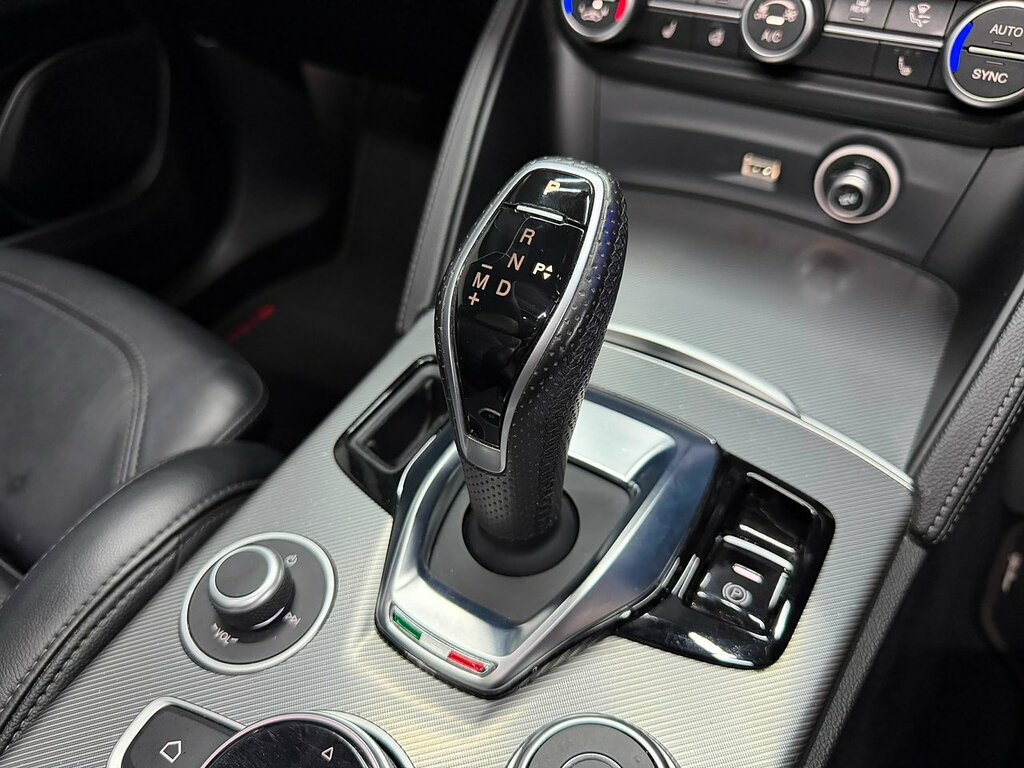 Alfa Romeo Stelvio 2.2 D 210 Veloce Grey #38