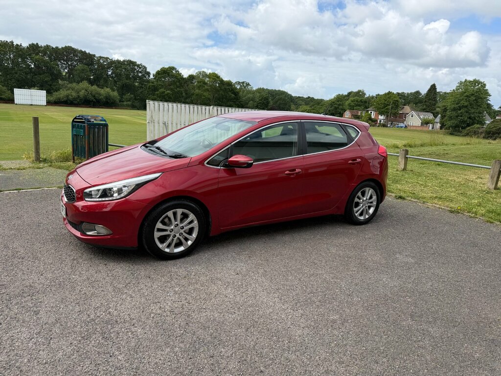 Kia Ceed 2 Ecodynamics Crdi 5-Door Red