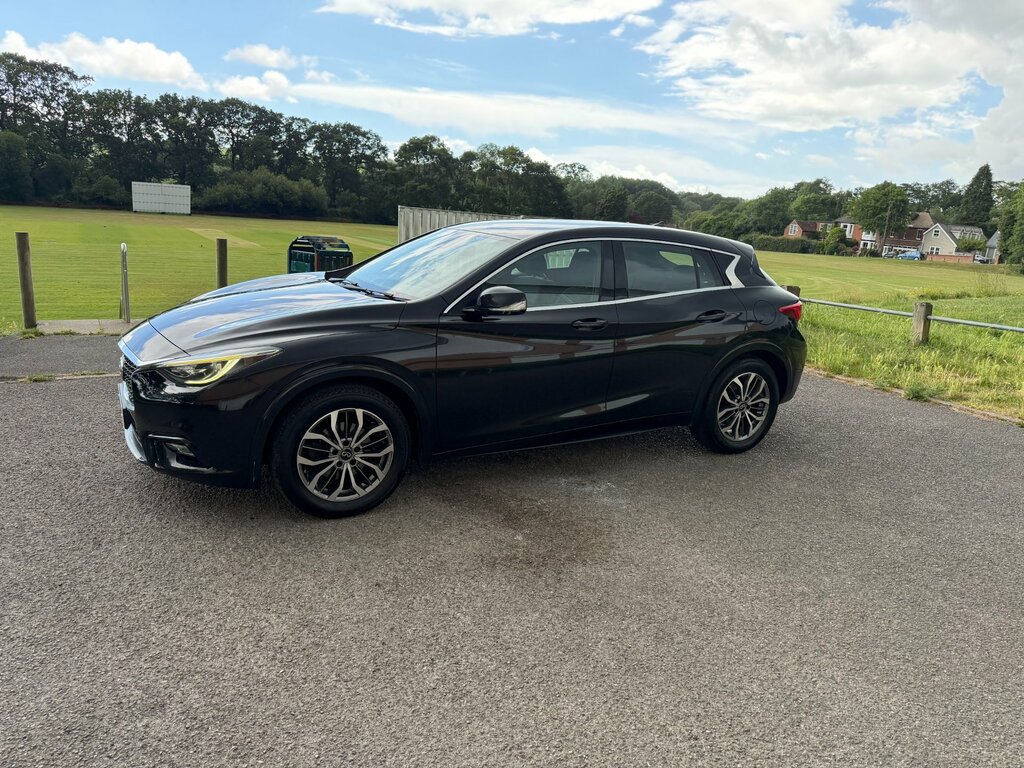 Infiniti Q30 1.5D Se Hatchback Euro 6 Ss Black #4