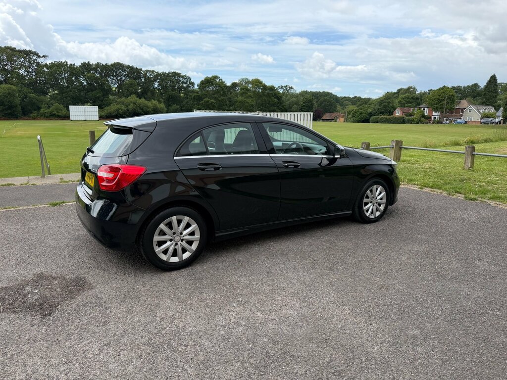 Mercedes-Benz A Class 1.5 A180 Cdi Se Hatchback Euro 5 Black #2
