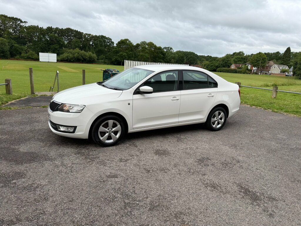 Skoda Rapid 1.2 Tsi Se Hatchback Euro 5 105 White #3
