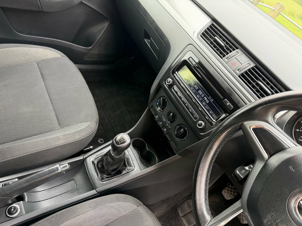 Skoda Rapid 1.4 Elegance Tsi Dsg 121 Bhp Red #12