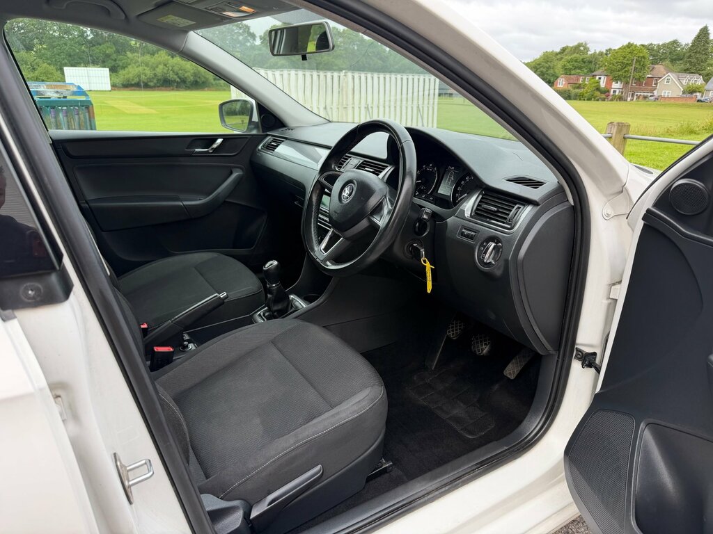 Skoda Rapid 1.4 Elegance Tsi Dsg 121 Bhp Red #11