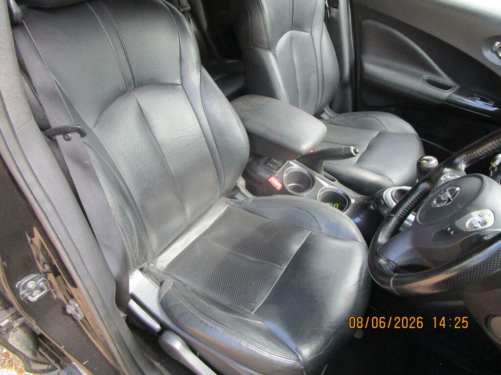 Nissan Juke Tekna Black #3