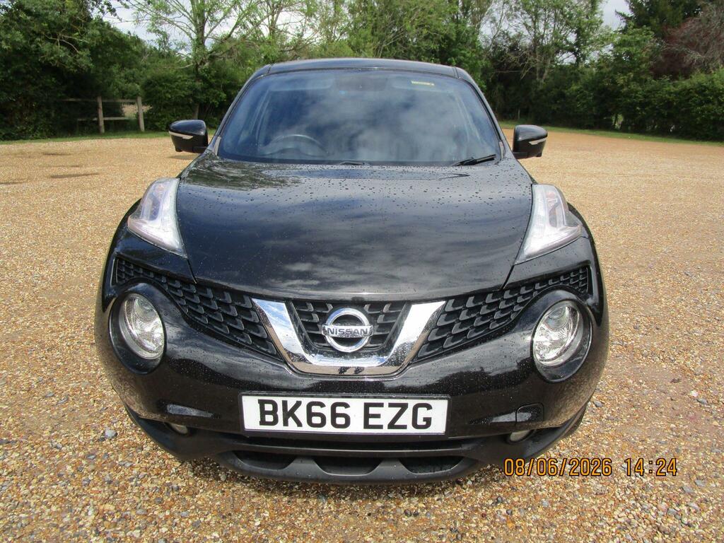 Nissan Juke Tekna Black #4