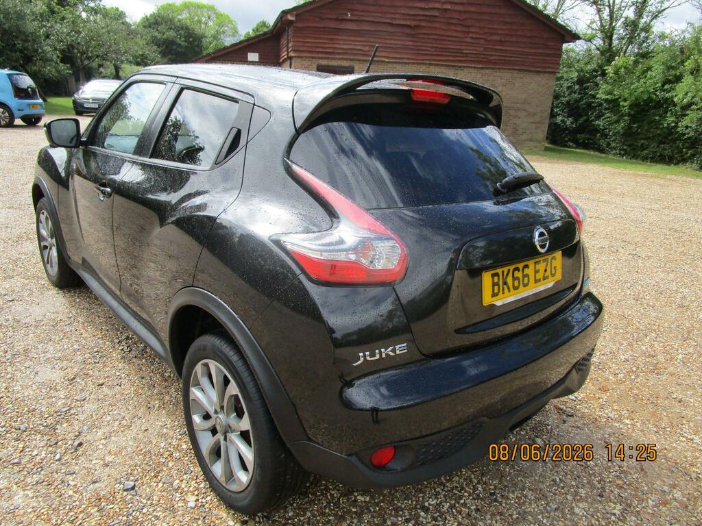 Nissan Juke Tekna Black #6