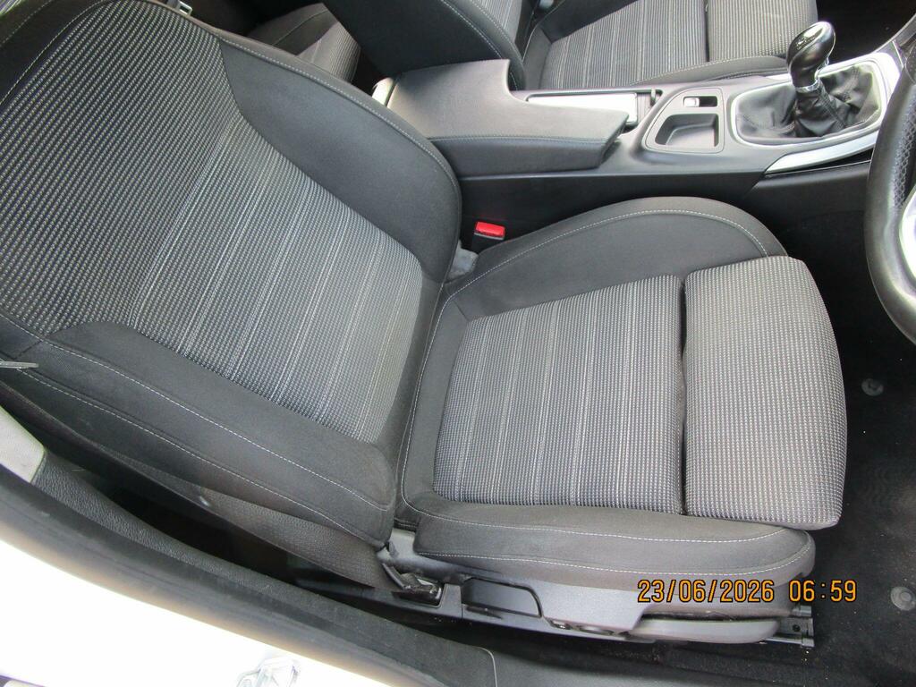 Vauxhall Insignia Hatchback Silver #33