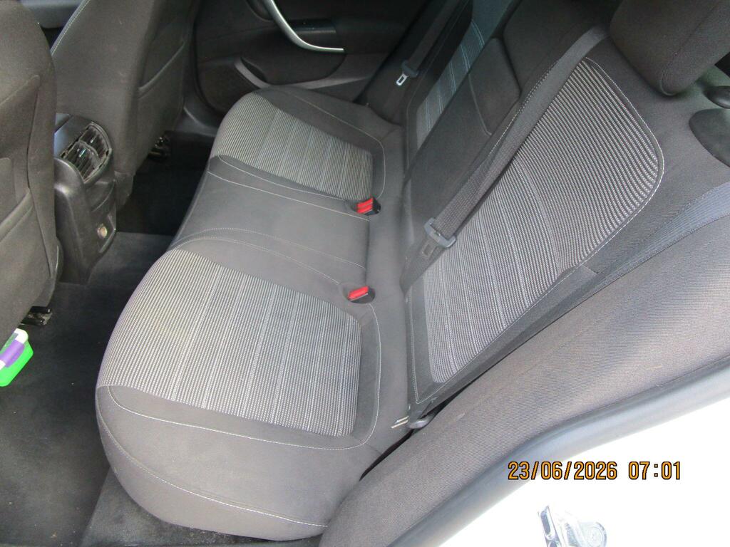 Vauxhall Insignia Hatchback Silver #10