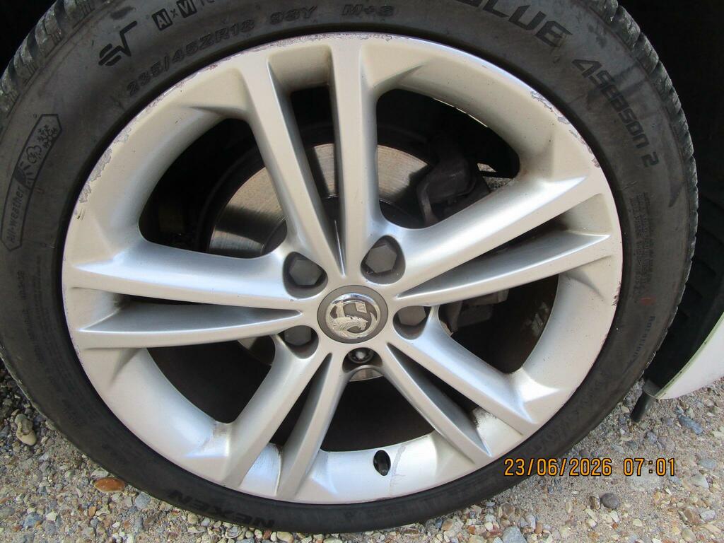 Vauxhall Insignia Hatchback Silver #26