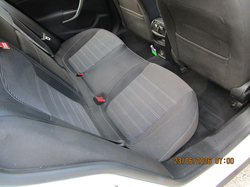 Vauxhall Insignia Hatchback Silver #6