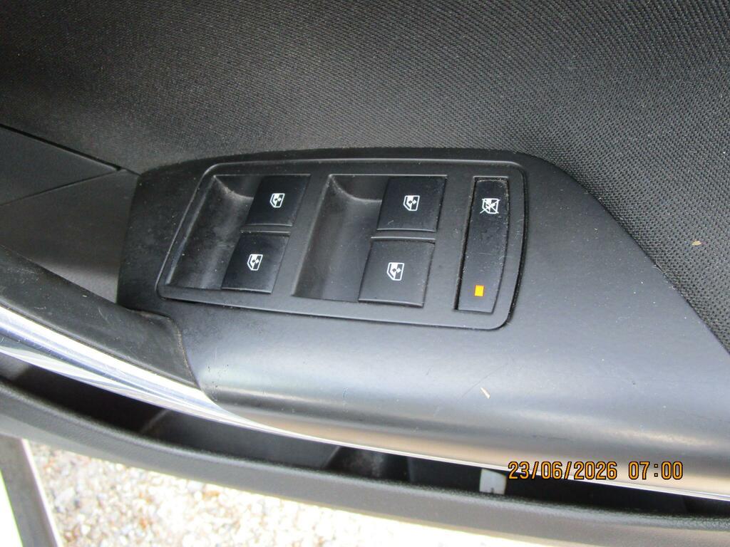 Vauxhall Insignia Hatchback Silver #21