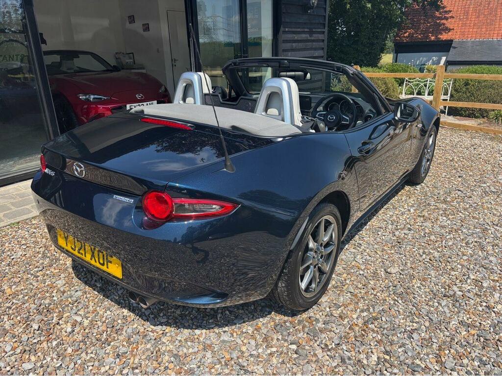 Mazda MX-5 1.5 132 Sport Red #17