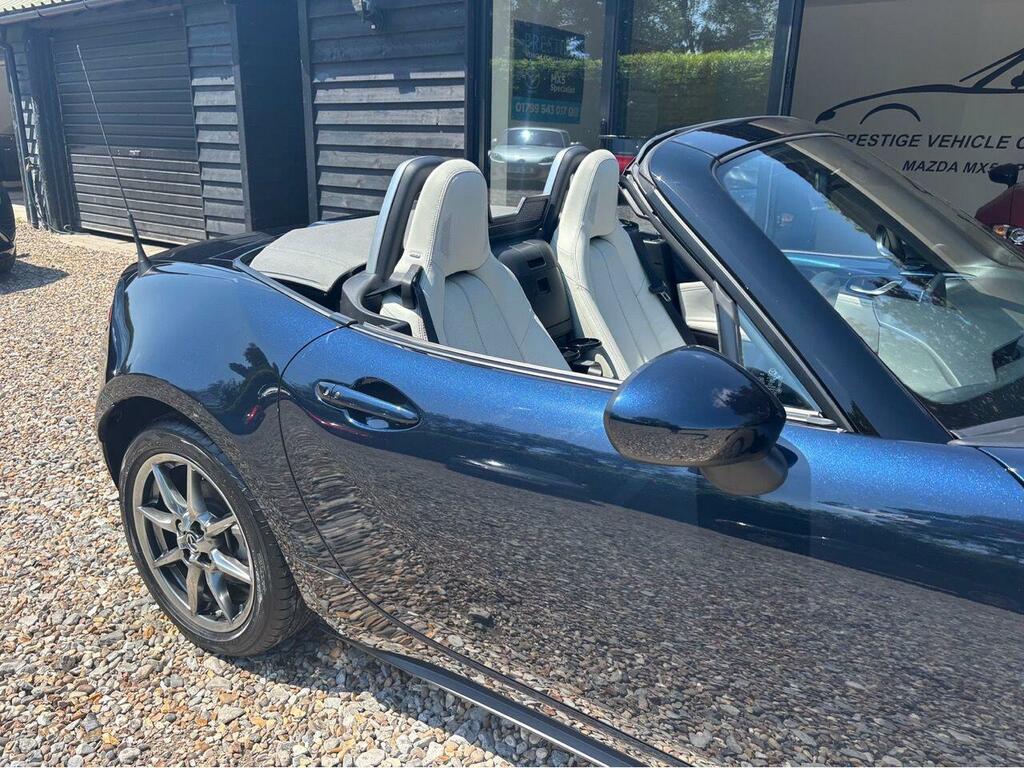 Mazda MX-5 1.5 132 Sport Red #9