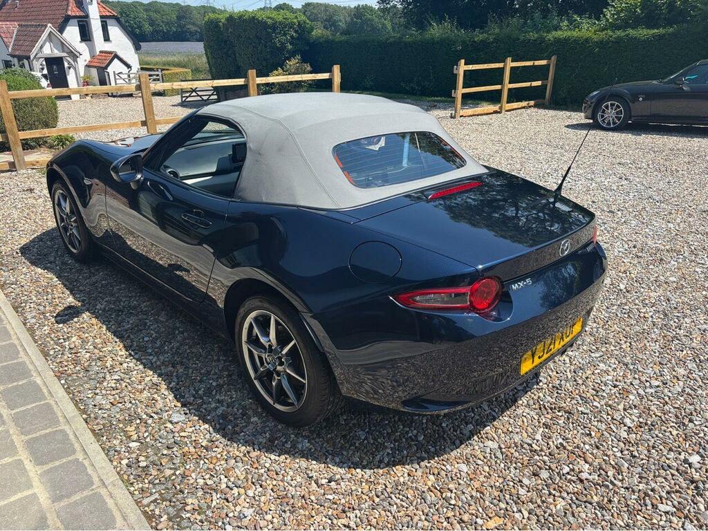 Mazda MX-5 1.5 132 Sport Red #20