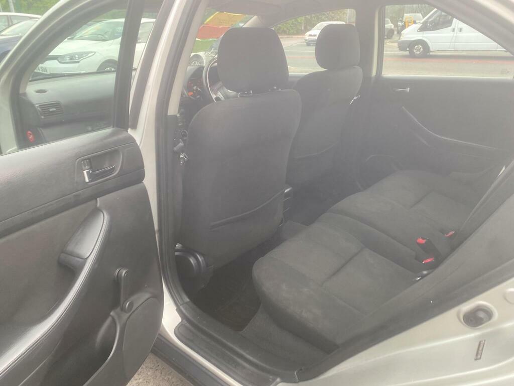 Toyota Avensis 2.0 Vvt-i T Spirit Silver #25