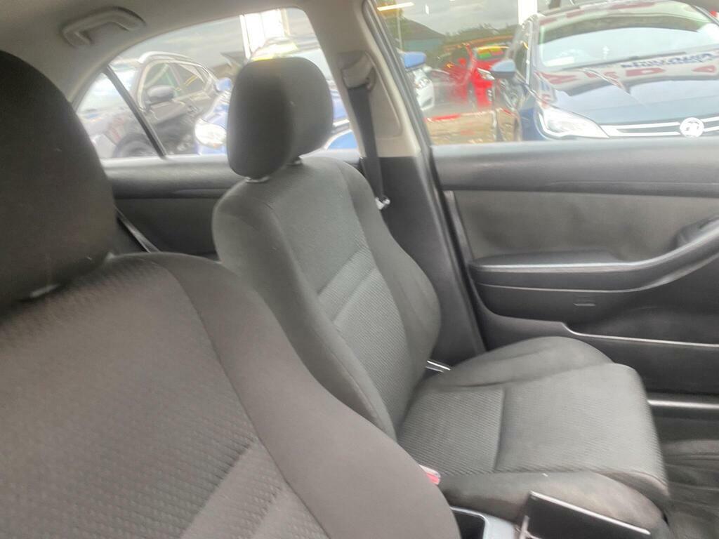 Toyota Avensis 2.0 Vvt-i T Spirit Silver #22
