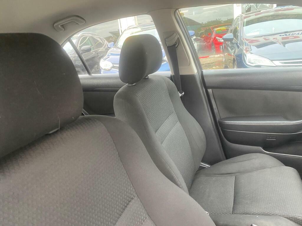 Toyota Avensis 2.0 Vvt-i T Spirit Silver #45