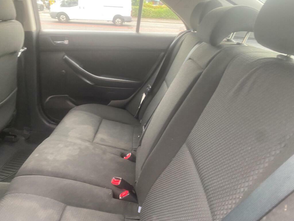 Toyota Avensis 2.0 Vvt-i T Spirit Silver #23