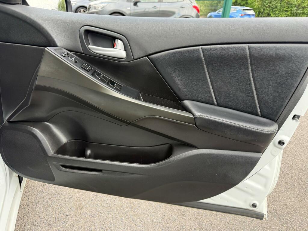 Honda Civic 1.6 I-dtec S Euro 5 Ss White #9