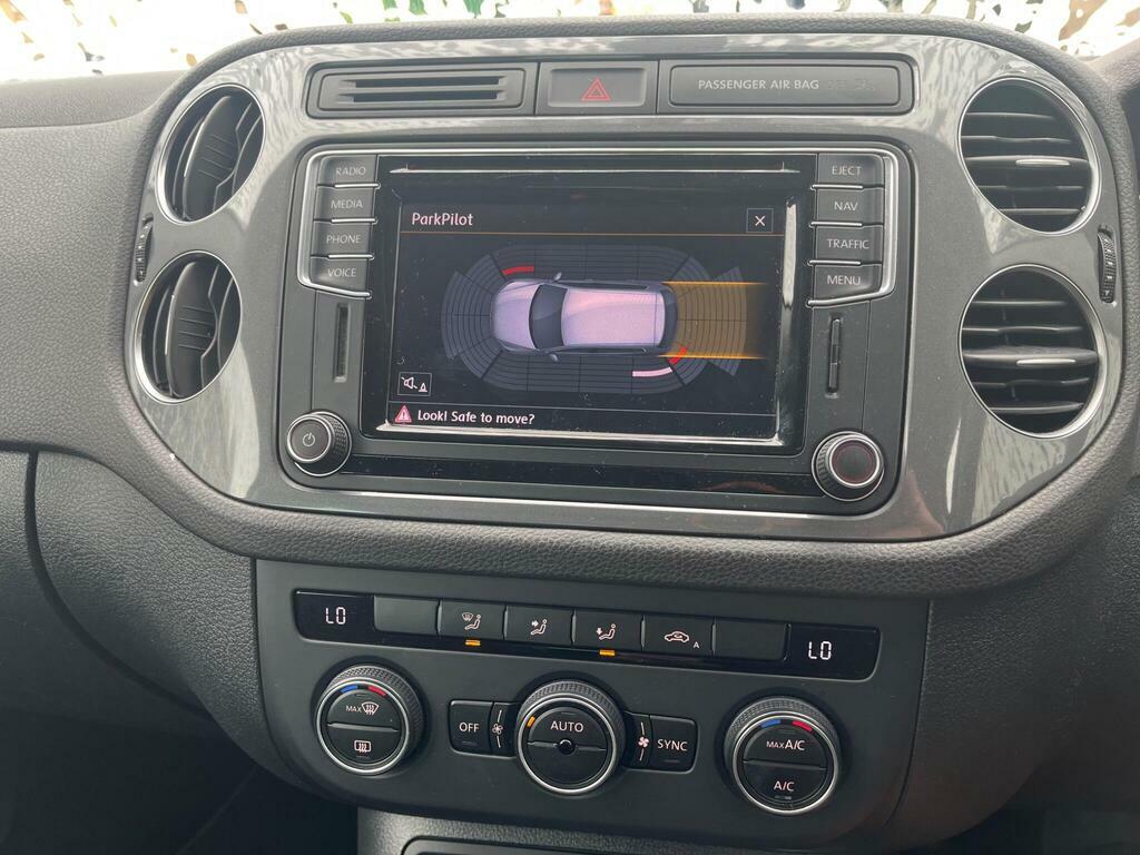 Volkswagen Tiguan Tdi Bluemotion Tech Se Navigation Grey #13