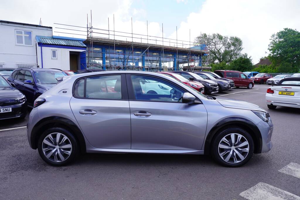 Peugeot e-208 50Kwh Active Hatchback 136 Ps Grey #2