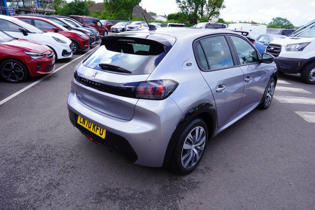 Peugeot e-208 50Kwh Active Hatchback 136 Ps Grey #3