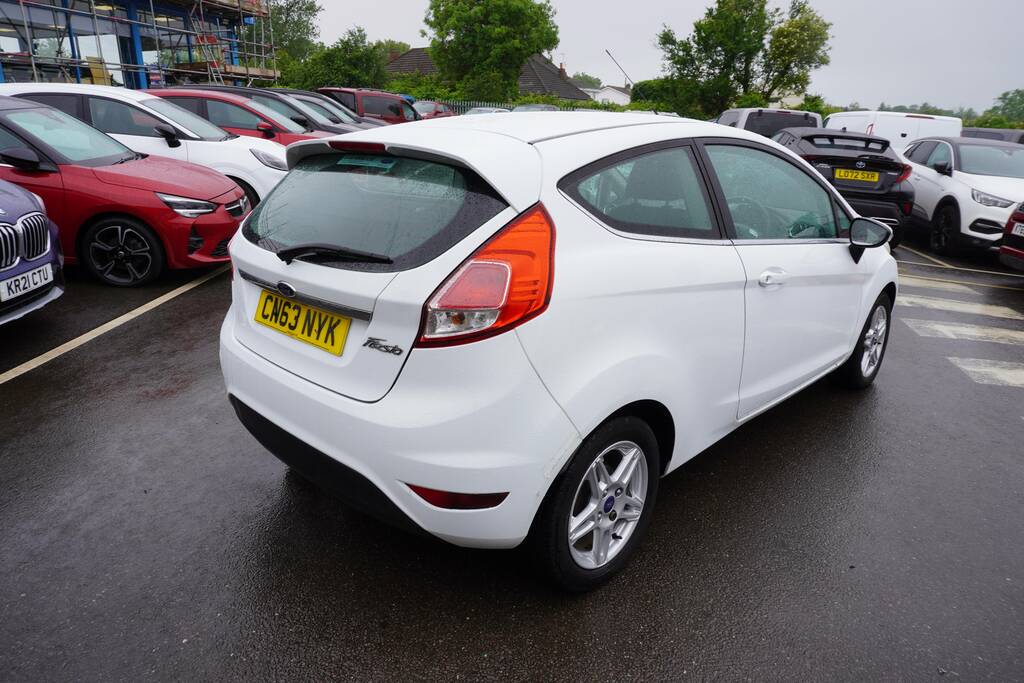 Ford Fiesta 1.25 Zetec Euro 5 CN63NYK White #3