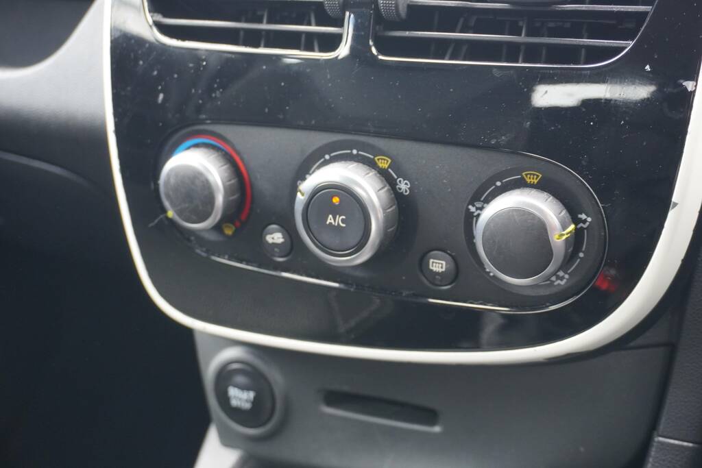 Renault Clio Dynamique Medianav Black #20